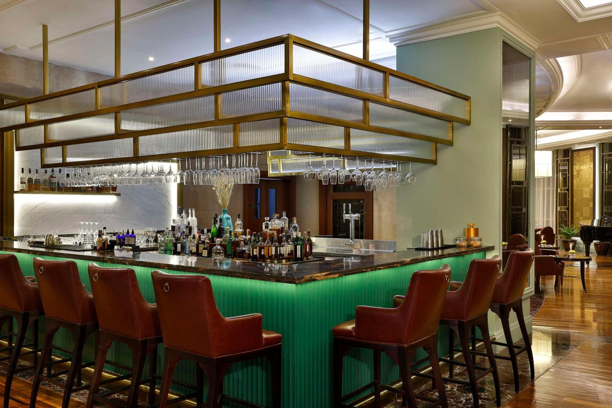 哈伊马角华尔道夫酒店 拉斯阿尔卡麦 外观 照片 The bar at the Concourse