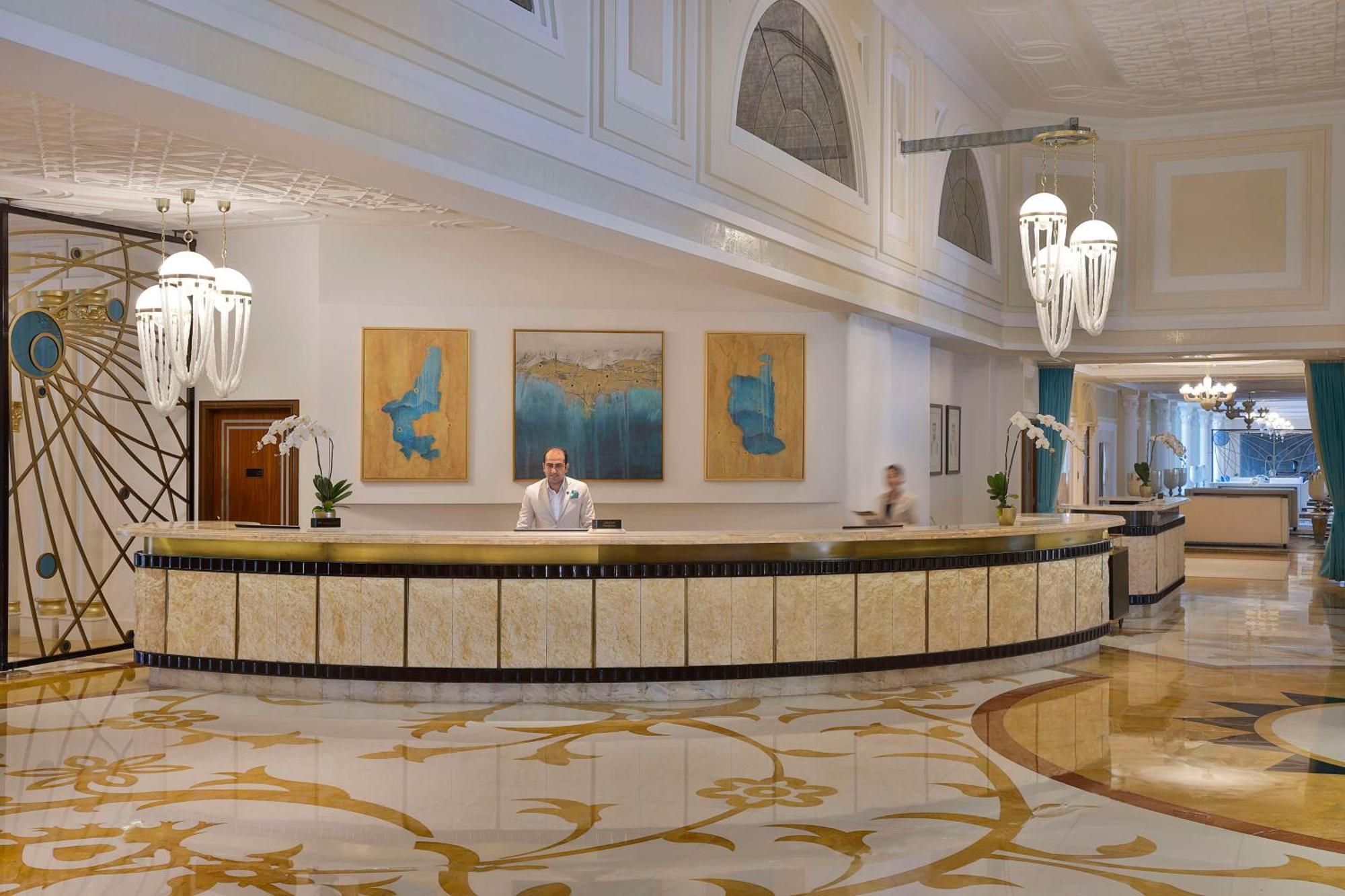 哈伊马角华尔道夫酒店 拉斯阿尔卡麦 外观 照片 The lobby of the hotel