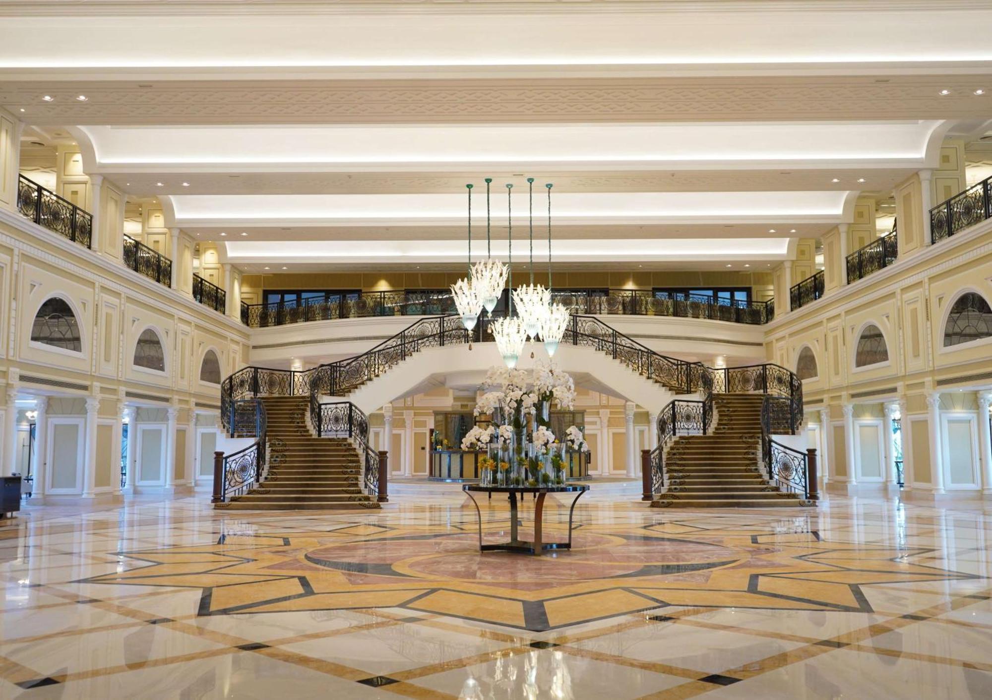 哈伊马角华尔道夫酒店 拉斯阿尔卡麦 外观 照片 The lobby of the hotel