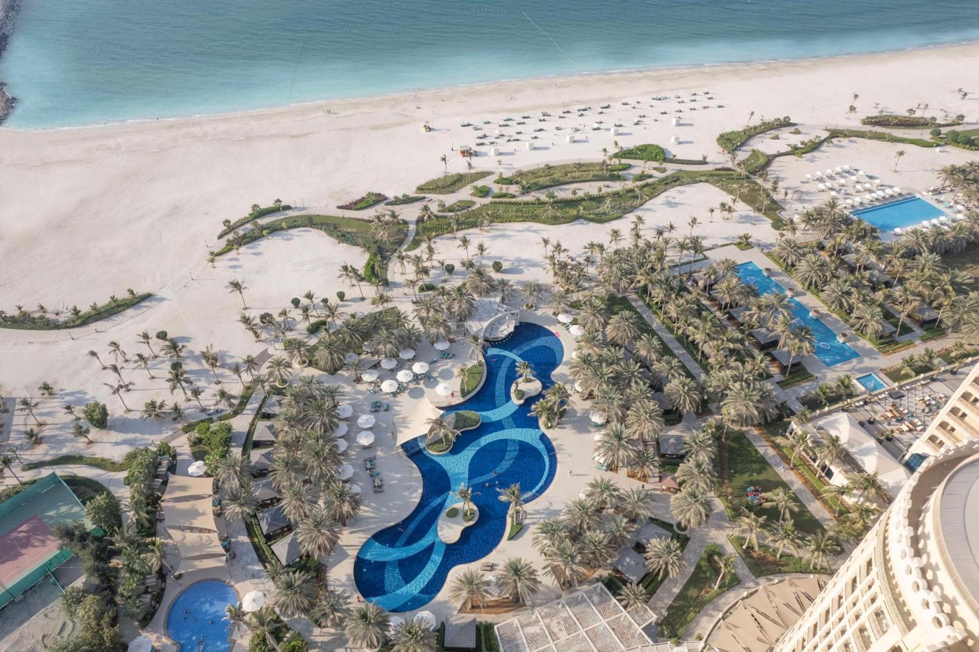 哈伊马角华尔道夫酒店 拉斯阿尔卡麦 外观 照片 Aerial view of the Atlantis water park